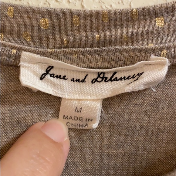 🍋2 for $10🍋 Jane & Delancey Top with metallic designs. Size M. - Picture 6 of 8